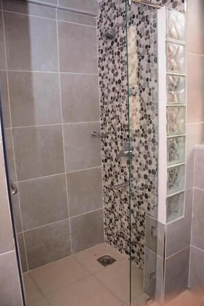 Family Apartment | Bathroom | Slippers - Lux Suites Westlands Penthouse (Nairobi)