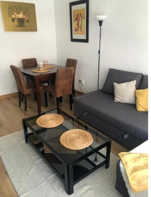 Living area - Oviedo 2+2 (Oviedo)