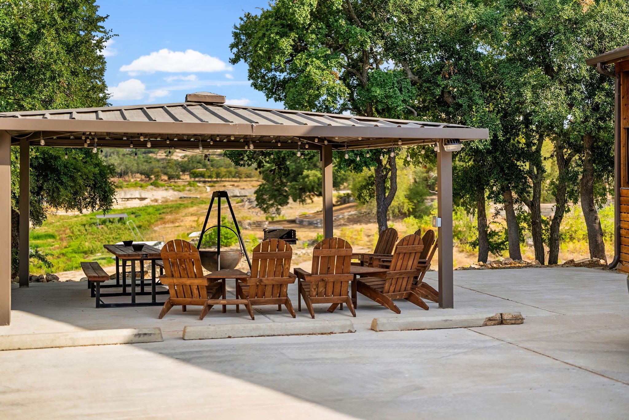 屋外ダイニングエリア