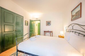 3 Schlafzimmer, Bügeleisen/Bügelbrett, Internetzugang, Bettwäsche