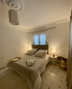 4 Schlafzimmer, Schreibtisch, Bügeleisen/Bügelbrett, Reisekinderbett