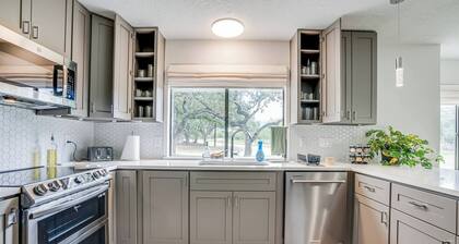 5-Bdrm + Hot Tub | TX Med Cen, Lackland, Riverwalk