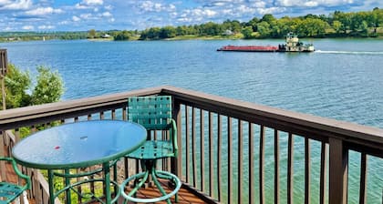 Dock Side | 2 Bed Condo Waterfront on Ohio River