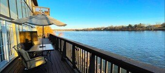 Harbor Master | 2 Bed Condo Waterfront on Ohio River