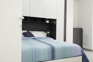 1 soverom, strykejern/-brett, wi-fi (inkludert) og sengetøy