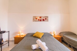 Standard House, Multiple Bedrooms (Villetta Punta Grossa short walk to) | 3 bedrooms, free WiFi, bed sheets - Villetta Punta Grossa short walk to beach (Porto Cesareo)