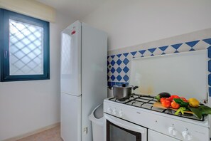 Standard House, Multiple Bedrooms (Villa Scianuli 250 meters from the) | Private kitchen | Fridge, oven, stovetop, coffee/tea maker - Villa Scianuli 250 meters from the sea (Nardò)
