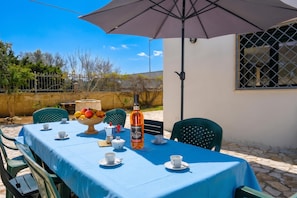Casa standard, 3 quartos, terraço (Villa Scianuli 250 meters from the) | Opções para refeição ao ar livre