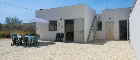 Standard House, Multiple Bedrooms (Villa Scianuli 250 meters from the) | Outdoor dining