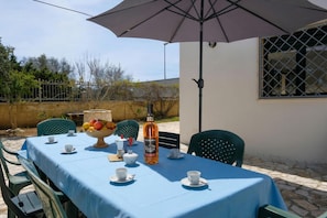 Standard House, 3 Bedrooms, Terrace (Villa Scianuli 250 meters from the) | Outdoor dining
