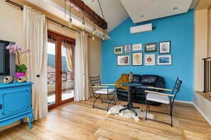 Flat-screen TV, fireplace - Beachfront Villa Adria (Bigovo)