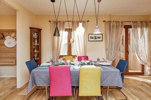 Dining - Beachfront Villa Adria (Bigovo)