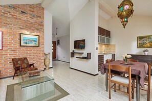 Dining - Beachfront Villa Adria (Bigovo)