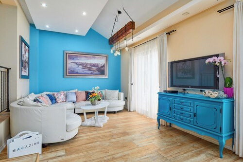 Beachfront Villa Adria