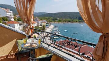 Khu ẩm thực ngoài trời