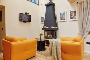 Flat-screen TV, fireplace - Beachfront Villa Adria (Bigovo)