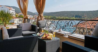 Beachfront Villa Adria