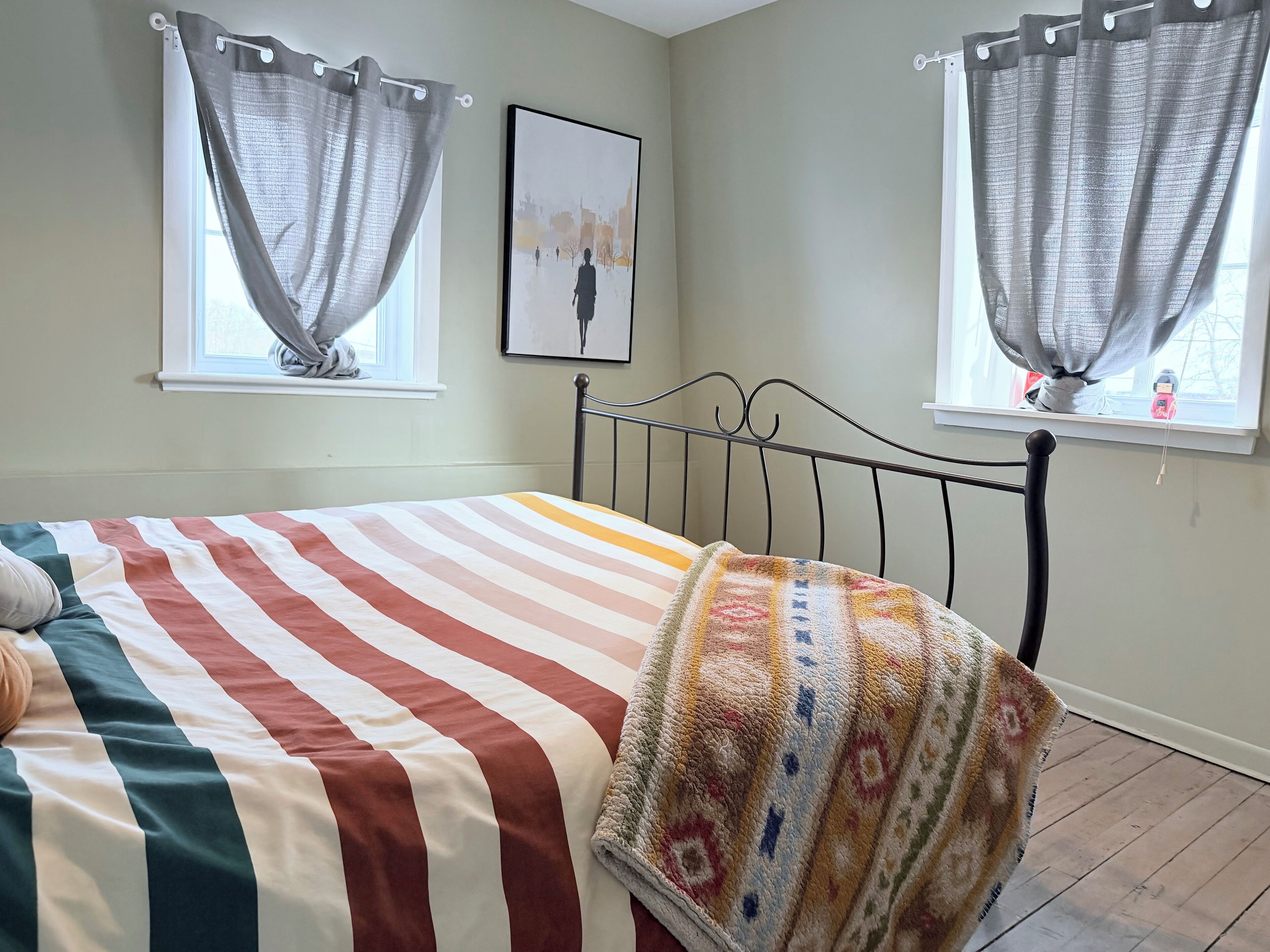 4 makuuhuonetta, silitysrauta/-lauta, vauvan matkasänky, ilmainen Wi-Fi