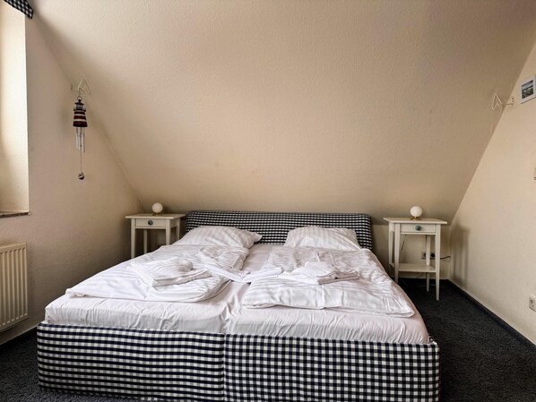 Room - Steinmarner Ferienwohnung, Steinmarner Str. 25-27, 27476 Cuxhaven- Döse, Kleine Haustiere auf Anfrage (Cuxhaven- Döse)