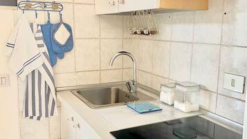 Oven, stovetop, dishwasher, coffee/tea maker