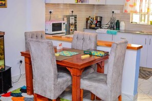 Business Apartment | Living area - Lux Suites Nanyuki Business Apartment (Nanyuki)