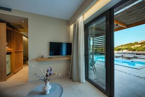 1 bedroom, Egyptian cotton sheets, premium bedding, in-room safe - Trinity Design Suites (Parga)