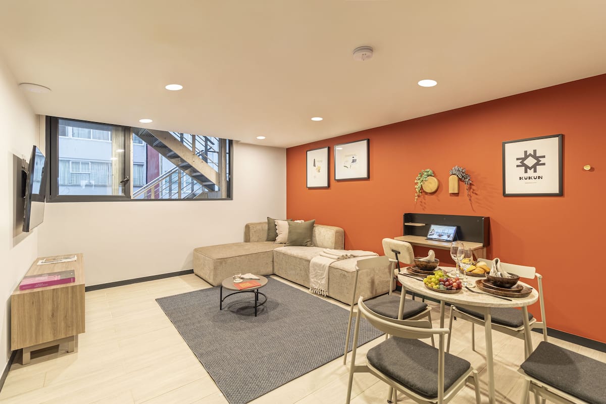 Apartemen Superior, 1 kamar tidur | Seprai premium, meja kerja, ruang kerja ramah laptop, dan Wi-Fi gratis