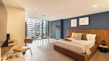 Apartamento (Studio with Queen Bed and Balcony) | Ropa de cama de alta calidad y escritorio
