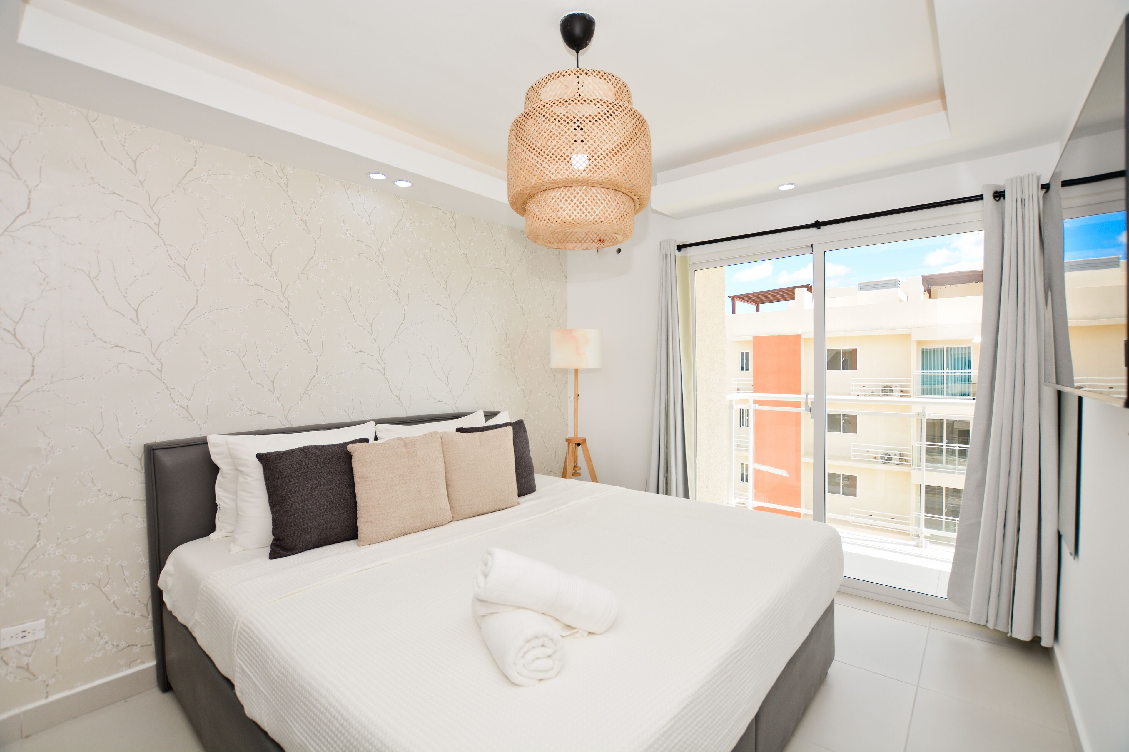 1 habitación, caja de seguridad en la habitación y escritorio 