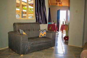 House | Living area - Amanya Hut Sleeps 6 With Mountain Views (Amboseli)