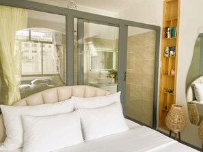 1 chambre, fer et planche à repasser, Wi-Fi, draps fournis