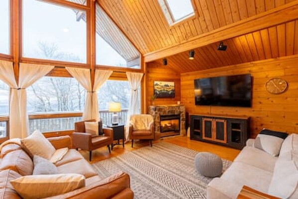 Smart TV, fireplace, ping pong