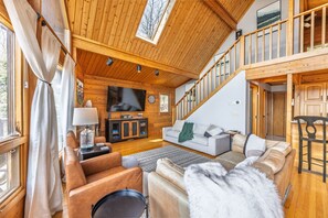 Smart TV, fireplace, table tennis