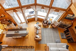 Smart TV, fireplace, ping pong