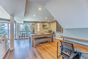 Interior - Stunning Snowshoe Home | Hot Tub | Pool Table (Dunmore)