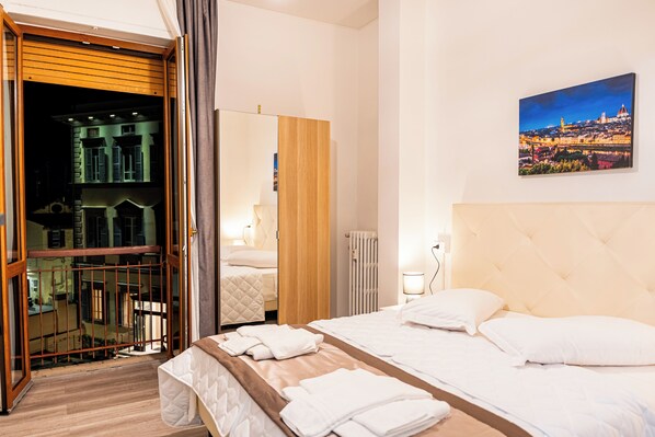 Camera Matrimoniale | Sengetøy av topp kvalitet, memory foam-senger og individuelt dekorert