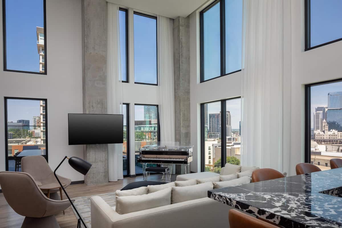 Premium bedding, minibar, in-room safe, desk