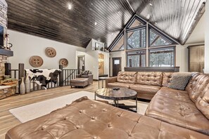 Televisie en een open haard