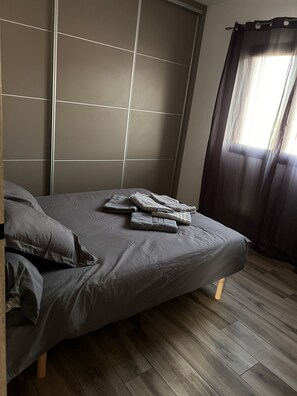 3 soverom, reiseseng for barn, wi-fi og sengetøy