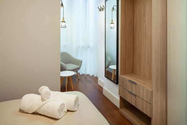 1 camera, Wi-Fi, lenzuola