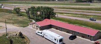 White Lake Lodge - Family Room - Room 1 - Sleeps 5