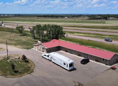 White Lake Lodge - Family Room - Room 1 - Sleeps 5