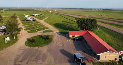 White Lake Lodge - Family Room - Room 1 - Sleeps 5