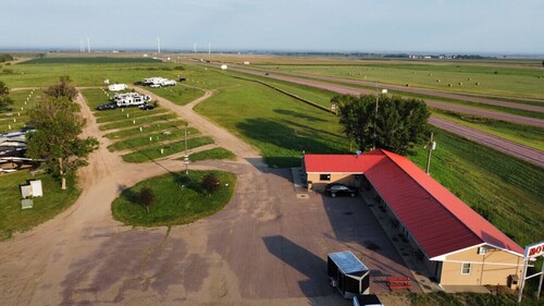 White Lake Lodge - 2 Queen - Room 2 - Sleeps 4