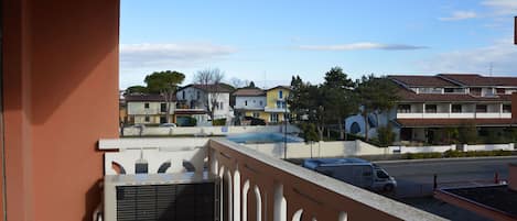 Apartment, 2 Bedrooms, Balcony, City View | Terrace/patio