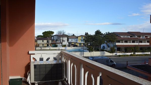 Apartment, 2 Bedrooms, Balcony, City View | Terrace/patio