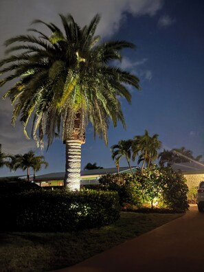 Property grounds - Boater’s Paradise and Beach Seekers Oasis (Jensen Beach)