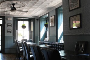 Dining - The National Hotel (Frenchtown)