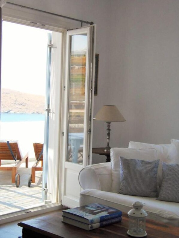Villa | Living area - Luxurious Villa on the Famous glp cat Sanctuary (Syros)