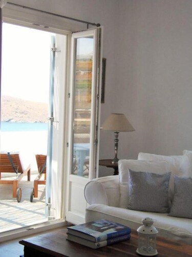 Luxurious Villa on the Famous glp cat Sanctuary